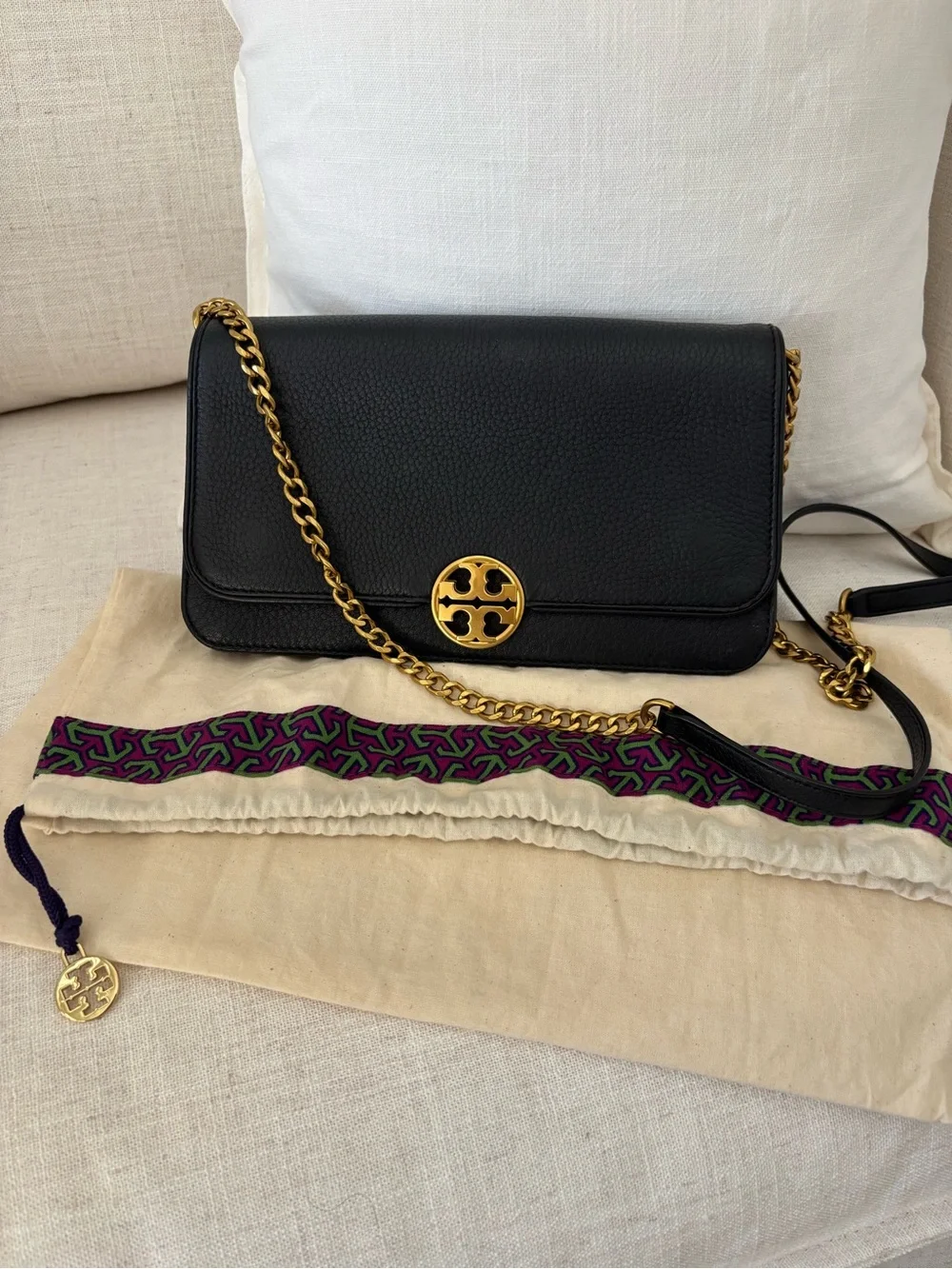 🍃🦋 Tory Burch Black Leather Flap Crossbody with Gold Chain